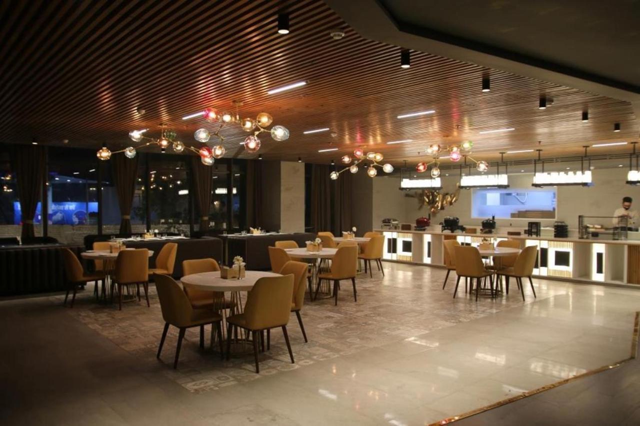 Udman Hotel Greater Noida Exterior foto
