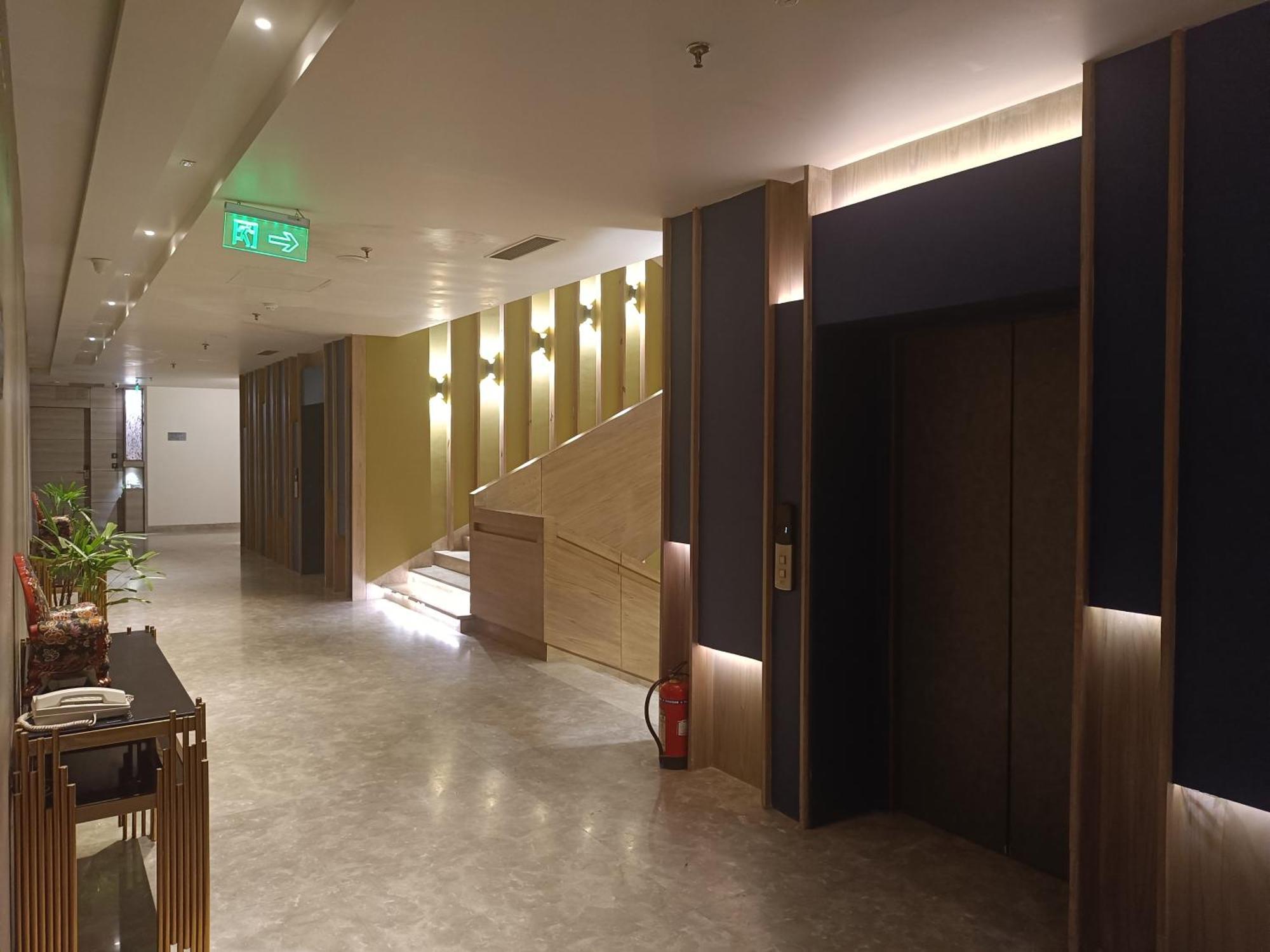 Udman Hotel Greater Noida Exterior foto